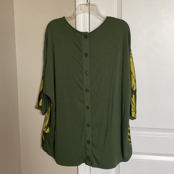 Tunic style top with buttons down the back - Picture 2 of 6